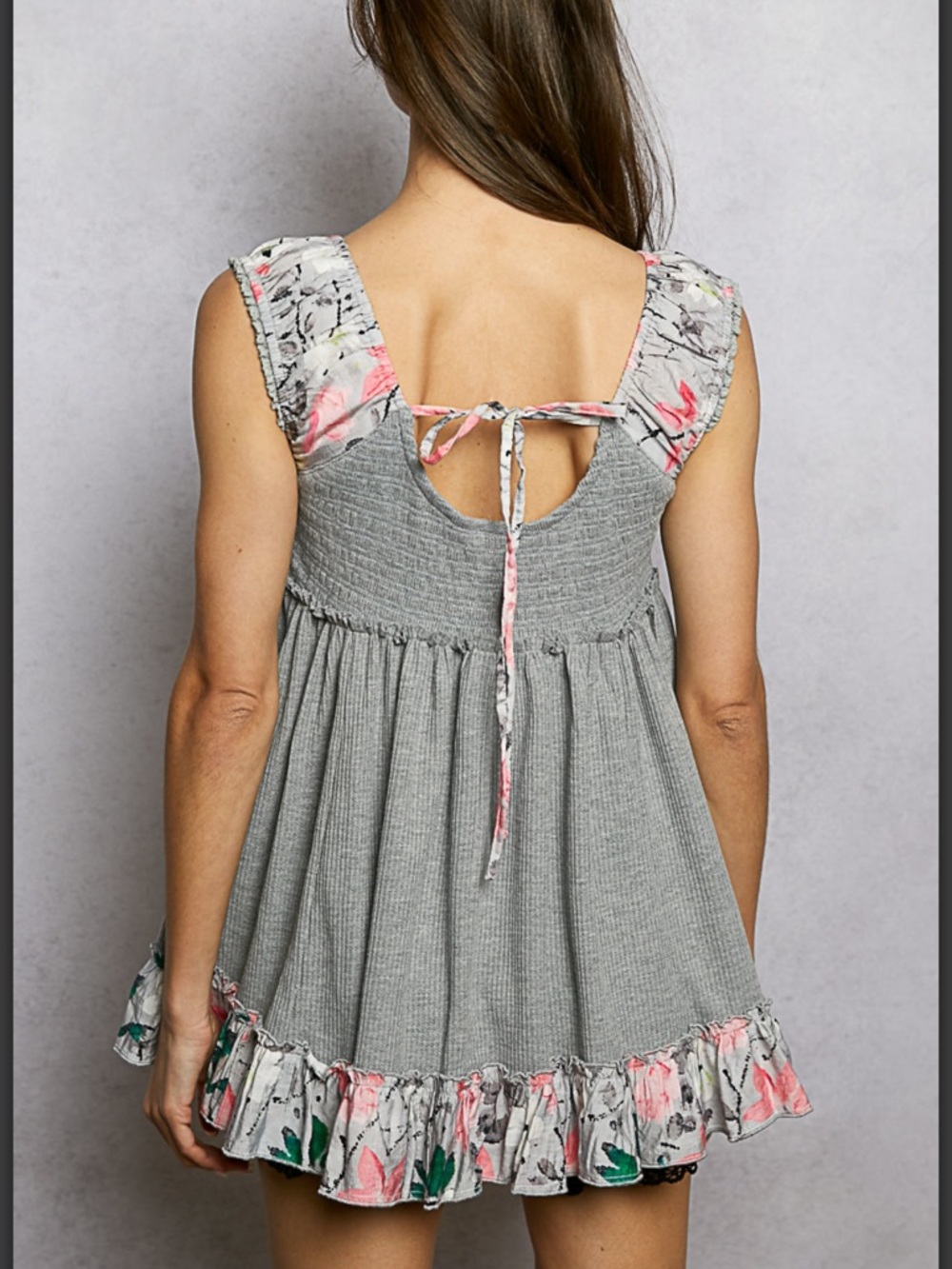 🌸🌸💕 POL Sleeveless Gray Ruffle-Trim Peasant Top with Floral Accents - Picture 5 of 8